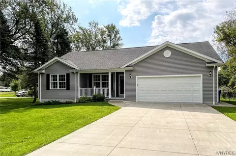 105 Terrace Blvd, West Seneca, NY 14224