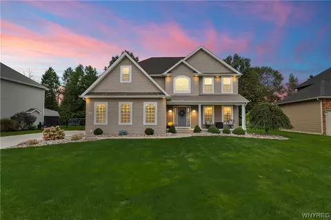 3407 Lakewood Dr, Wheatfield, NY 14120