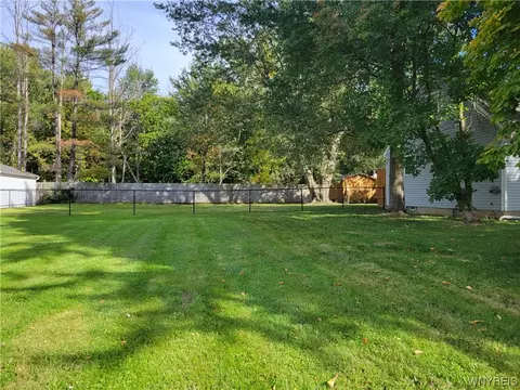4041 State St, Hamburg, NY 14219