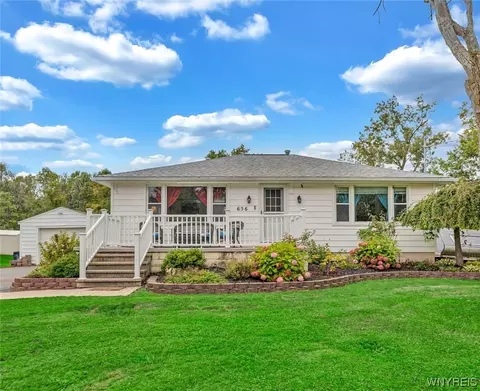656 Schwartz Rd, Lancaster, NY 14086