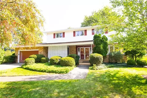 105 Mahogany Dr, Amherst, NY 14221