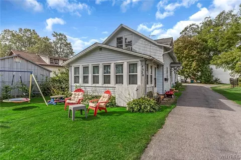 4528 Oxford Ter, Hamburg, NY 14075