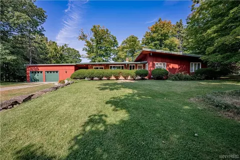 4854 Townline Rd, Cambria, NY 14094