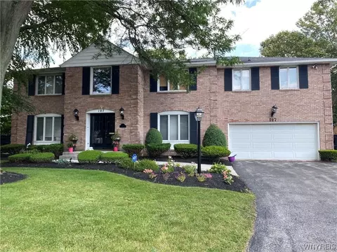 107 Four Seasons Rd E, Amherst, NY 14226