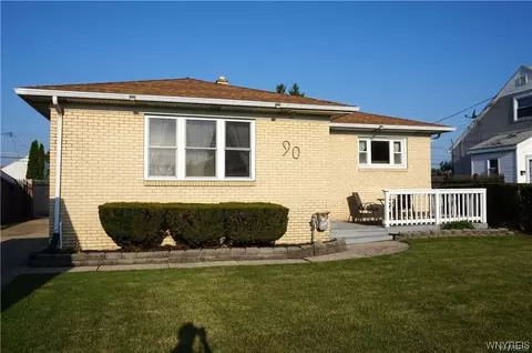 90 Toelsin Rd, Cheektowaga, NY 14225