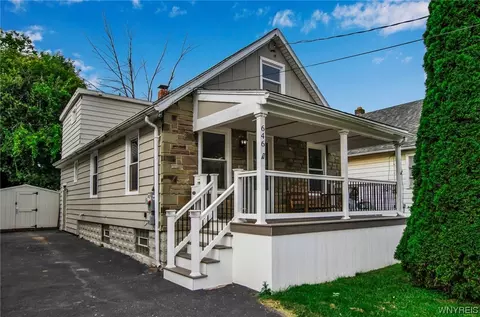 646 72nd St, Niagara Falls, NY 14304