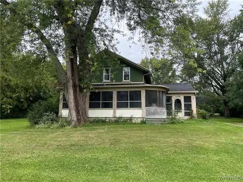 11792 Westwood Rd, Alden, NY 14004