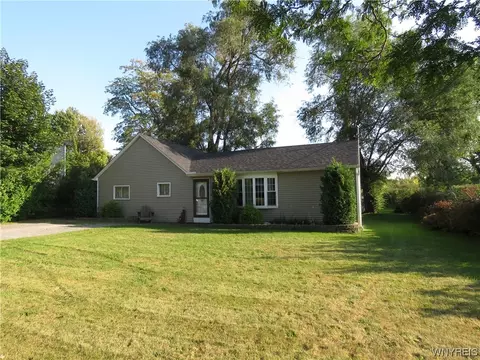 12 Lewis Rd, Newstead, NY 14001