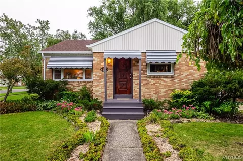 215 Mcnaughton Ave, Cheektowaga, NY 14225