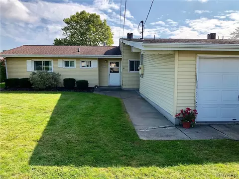 119 Blanchard Ave, Niagara, NY 14304