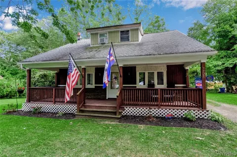 9725 Lake Shore Rd, Evans, NY 14006