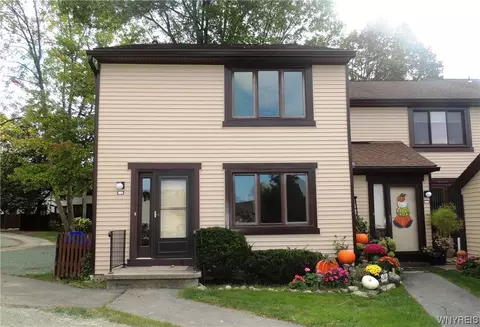 601 Charlesgate Cir, East Amherst, NY 14051