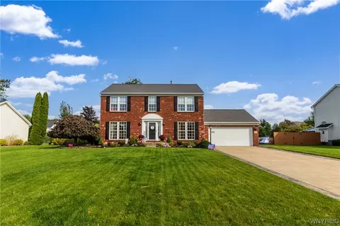 9360 Via Cimato Dr, Clarence Center, NY 14032
