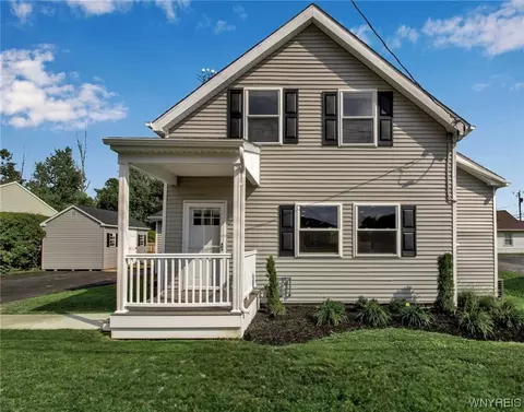 103 Seneca Pl, Lancaster, NY 14086