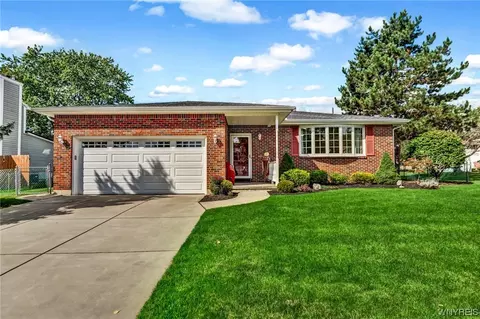 51 Erwin Dr, West Seneca, NY 14224