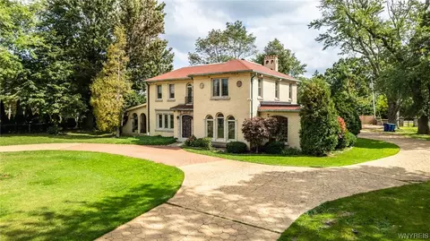 151 Lebrun Rd, Amherst, NY 14226