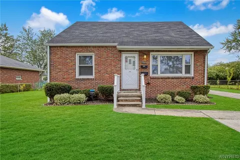 4666 N Bailey Ave, Amherst, NY 14226