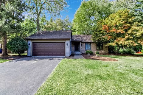 3 Goldfinch Ct, Amherst, NY 14228