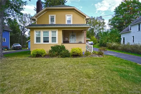 6573 Stevens Rd, Hamburg, NY 14075