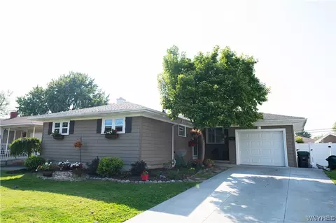 66 Westwood Dr, Tonawanda, NY 14150