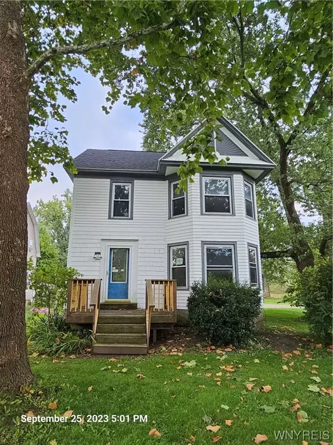 2732 Youngstown Lockport Rd, Ransomville, NY 14131