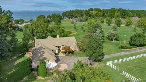5251 E Lake Rd, Burt, NY 14028