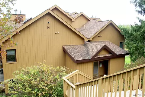 H204 Snowpine Village 5915, Great Valley, NY 14741