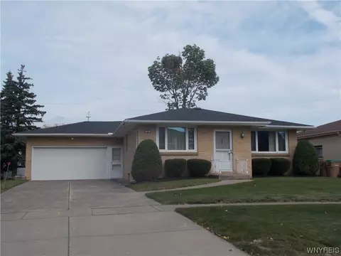 20 Greenway Blvd, Cheektowaga, NY 14225