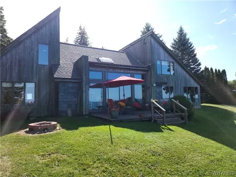 1817 Lake Rd, Porter, NY 14174