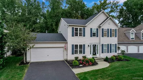 99 Huntingwood Dr, East Amherst, NY 14051