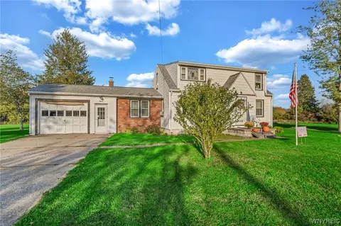 3825 Taylor Rd, Orchard Park, NY 14127