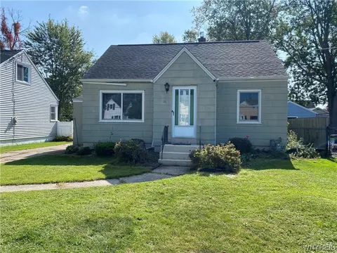 131 Park Edge Dr, Cheektowaga, NY 14225