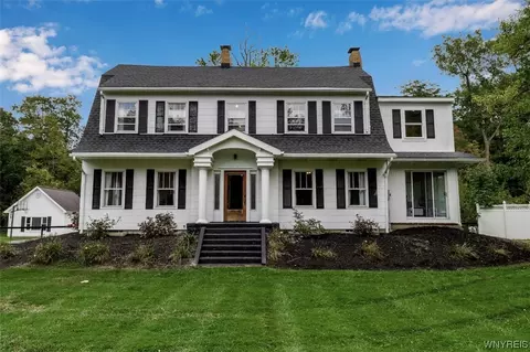 37 Schwartz Rd, Elma, NY 14059