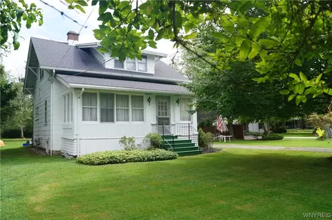 129 Indian Trail Rd, Amherst, NY 14221