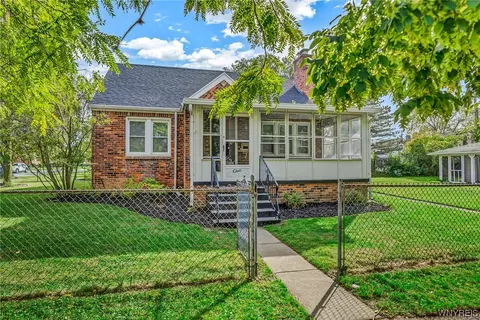 1 Ravenswood, Cheektowaga, NY 14225