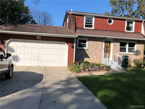 5468 Stilwell Rd, Hamburg, NY 14075