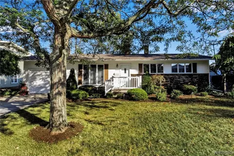 983 Carter Dr, Grand Island, NY 14072