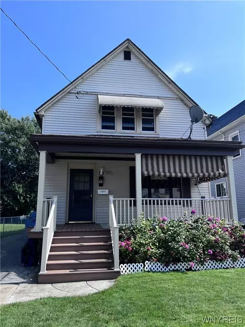 39 Benson Ave, West Seneca, NY 14224