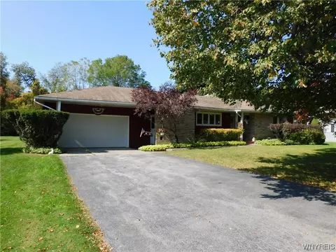 4170 Roxbury Dr, Buffalo, NY 14221