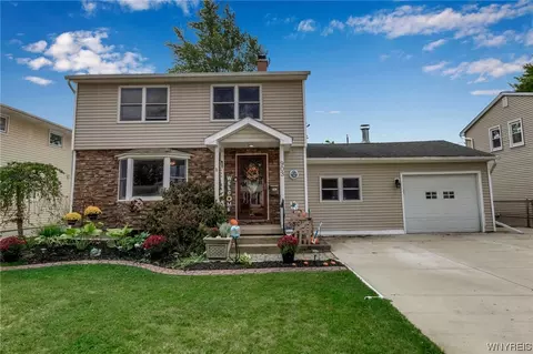 903 Edgewater Dr, Amherst, NY 14228