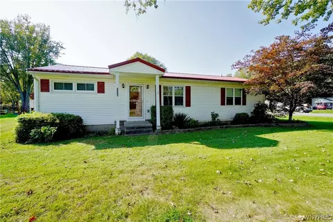 2526 Transit Rd, Newfane, NY 14108
