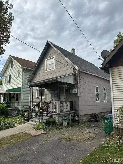 32 Goethe St, Buffalo, NY 14206