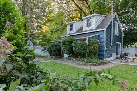 462 Sycamore Ave, Evans, NY 14006