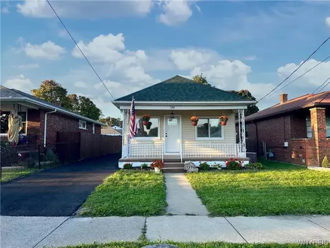 3206 N Ave, Niagara Falls, NY 14305