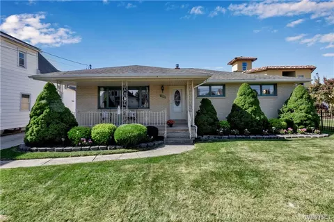 176 Aris Ave, Cheektowaga, NY 14206