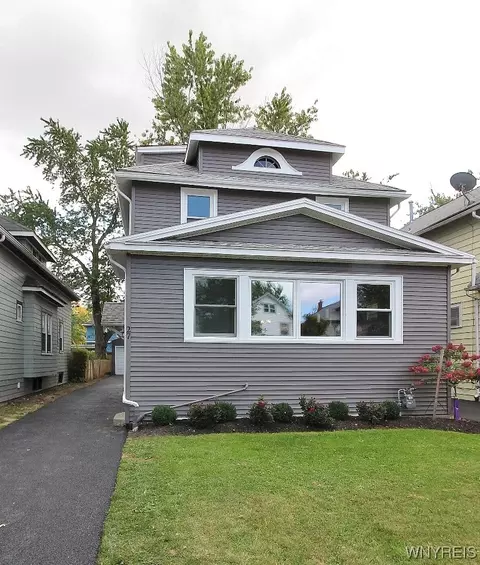 27 Courier Blvd, Buffalo, NY 14217