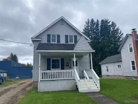 15 Johnson St, Franklinville, NY 14737