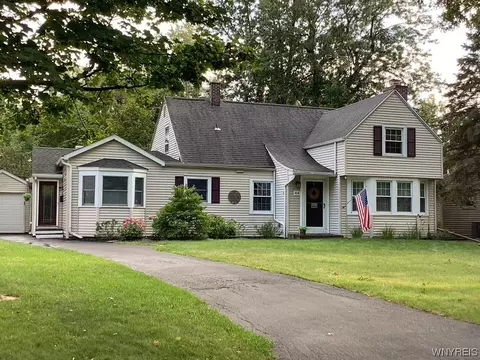 44 Forest Stream Rd, Amherst, NY 14221
