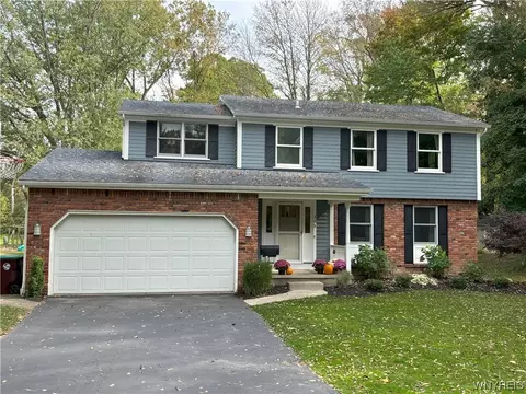 105 Jolls Ln, Orchard Park, NY 14127