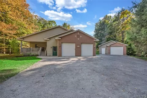 12475 Cary Rd, Alden, NY 14004